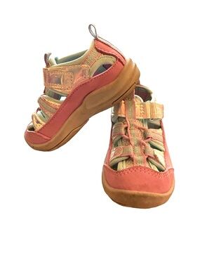 🌸 OshKosh B'gosh Everyplay Girl's Pink Multi Sandals